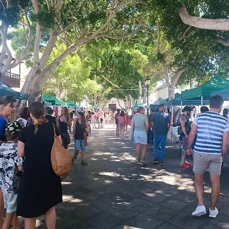 Casa Malumi - Historisches Stadthaus In Lägenhet Haría